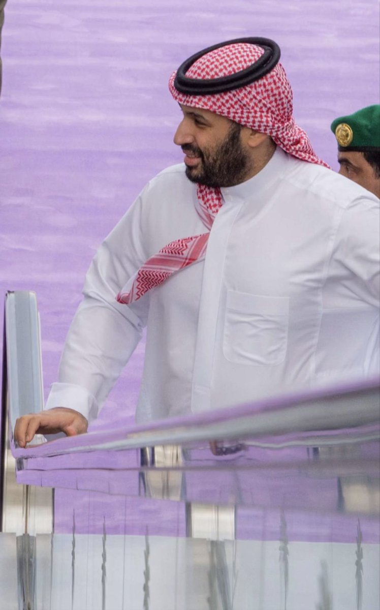 wkmattar's tweet photo. قيادة سيدي محمد بن سلمان اليوم تعيد تعريف مفهوم الأمن. لم يعد الأمن مجرد استجابة للأحداث، بل منظومة استباقية متكاملة تحمي الإنسان، وتبني الثقة، وتُعزز جودة الحياة لكل مواطن ومقيم.

في ظل الوضع الراهن والتحديات الإقليمية المتسارعة، تتحرك المملكة بثبات. اتصالات سياسية رفيعة، تنسيق أمني مستمر، وقرارات محسوبة تعكس قيادة تعرف كيف تدير التوازن بين الحزم والحكمة. الهدف واضح. حماية الداخل، وضمان الاستقرار، وتعزيز مكانة المملكة كركيزة أمن إقليمي وعالمي.

ما نشهده اليوم ليس صدفة. هو نتيجة عمل مؤسسي يقوده سمو ولي العهد، يرتكز على تطوير القدرات الأمنية، استخدام التقنيات المتقدمة، ورفع كفاءة الجهات المعنية، بالتوازي مع دبلوماسية نشطة تخفف التوترات وتفتح قنوات الحوار.

الأمن في السعودية اليوم قصة مختلفة. أمن يسبق الخطر، وراحة يشعر بها كل من يعيش على هذه الأرض. مواطنًا كان أو مقيمًا.

هذه هي المعادلة السعودية. قوة في القرار، إنسان في المركز، واستقرار يُبنى ليبقى.

#السعودية_آمنة #رؤية2030 #جودة_الحياة #محمد_بن_سلمان‌
