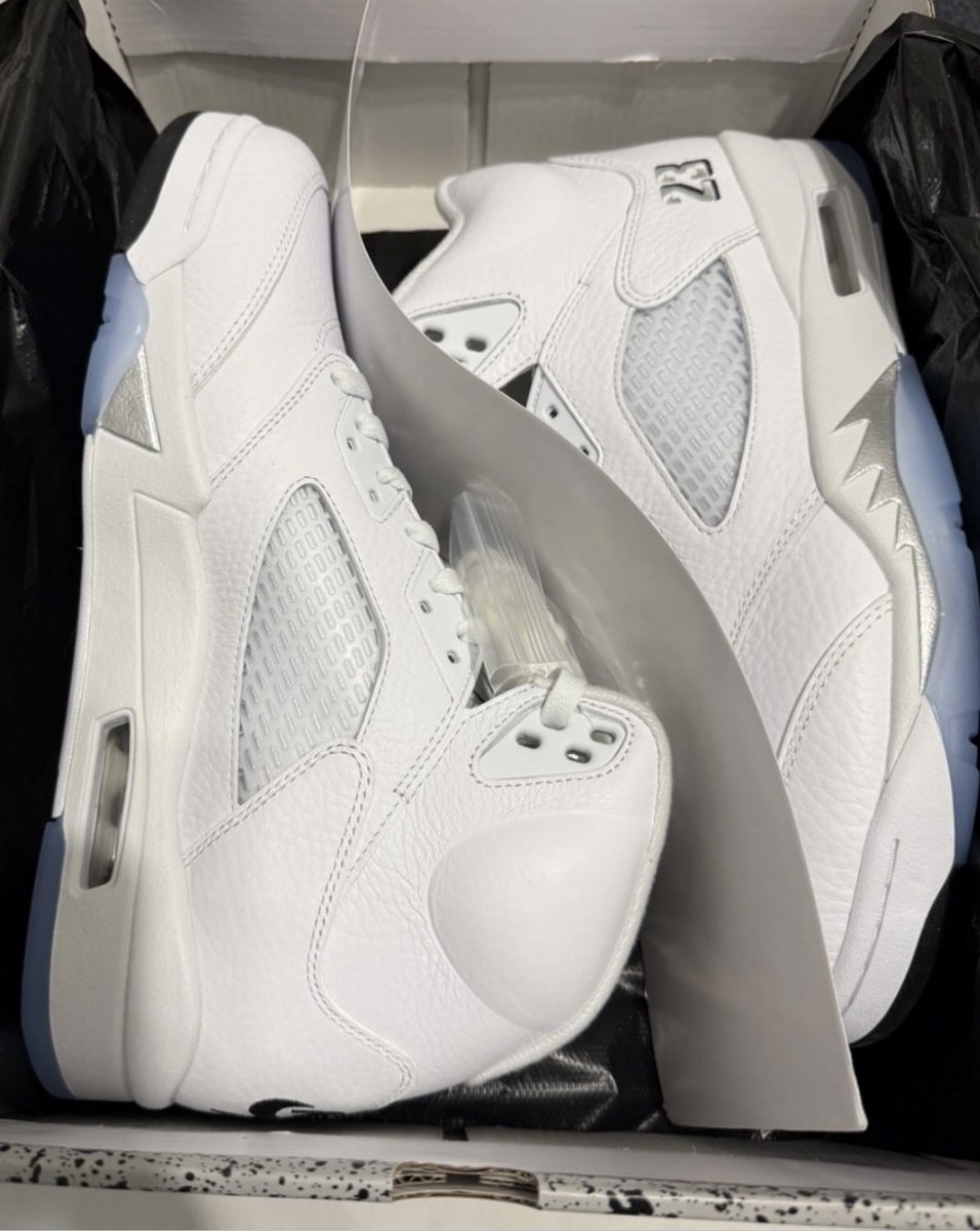 INSANE SNEAKER™ tweet media