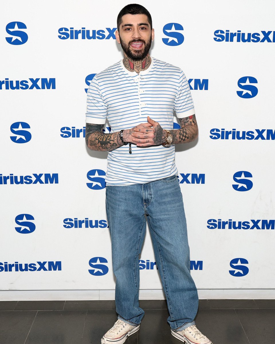 1Dnews_Control's tweet photo. ๐ Zayn was recently photographed at the Sirus XM studio in NYC!
#zayn #KONNKOL #sirusxm
๐ท: Getty https://t.co/DubSC5NpJl
