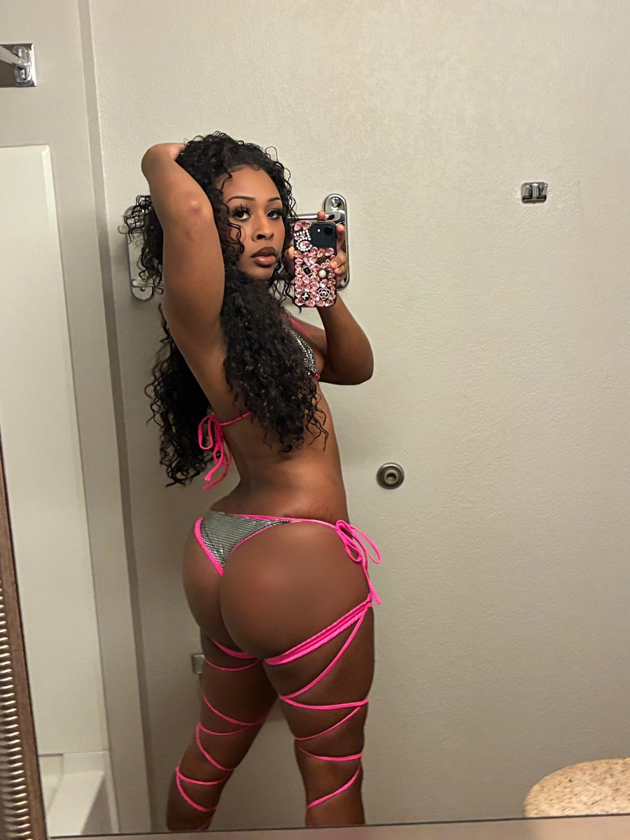 imkeanilynn's tweet photo. Oh hey 😉 https://t.co/YSCnpYYQEf