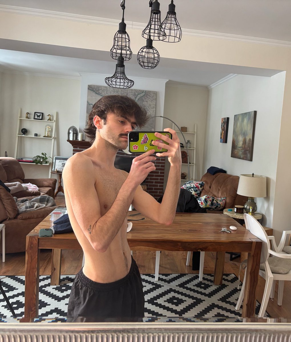 ✰matty✰ tweet media