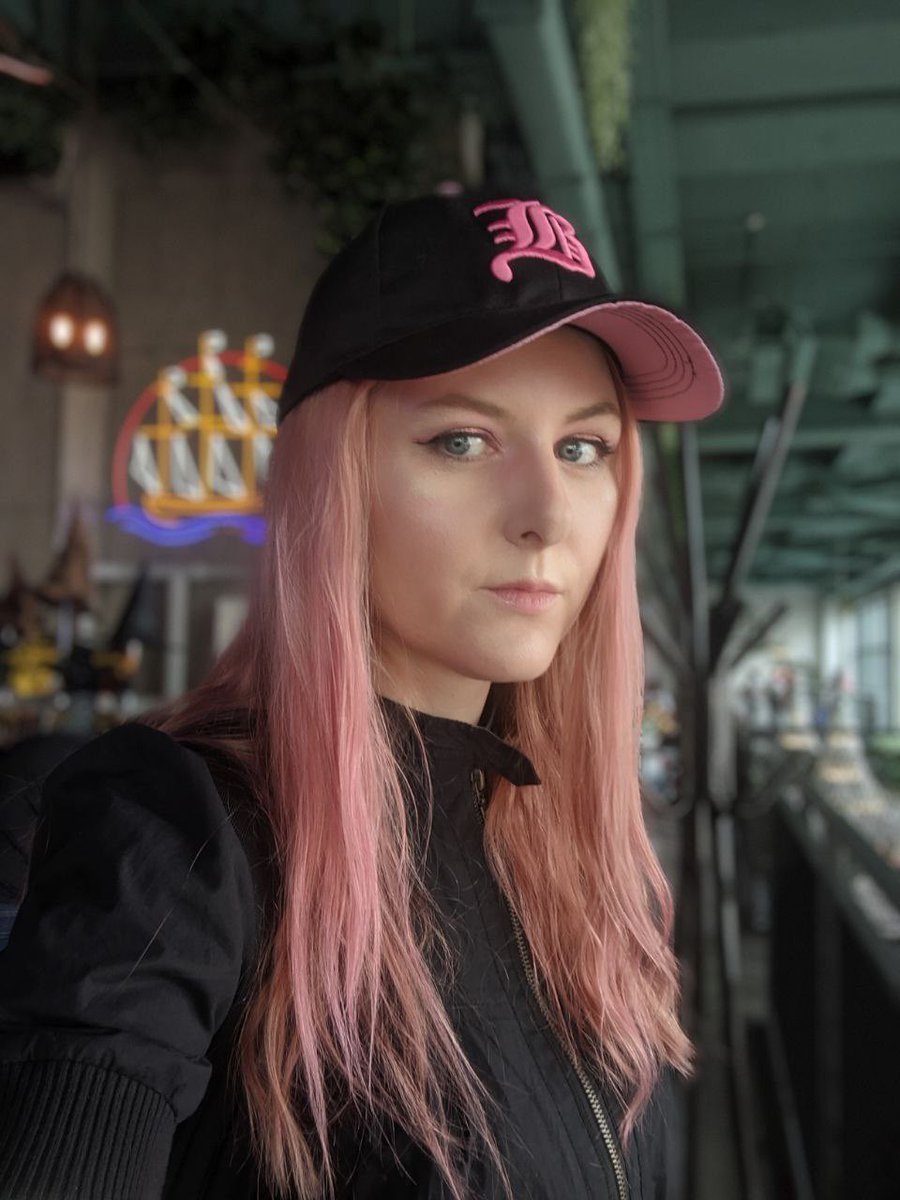 Ainaven Cosplay tweet media