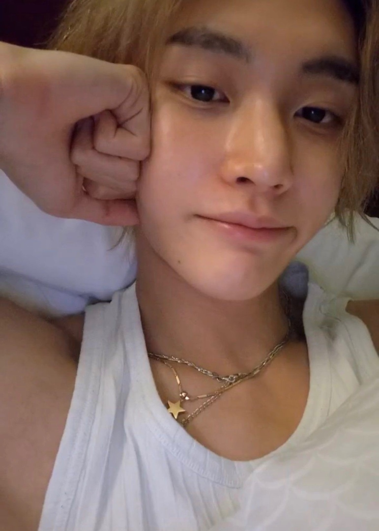 Base umum bisa follow @cornerfess tweet media