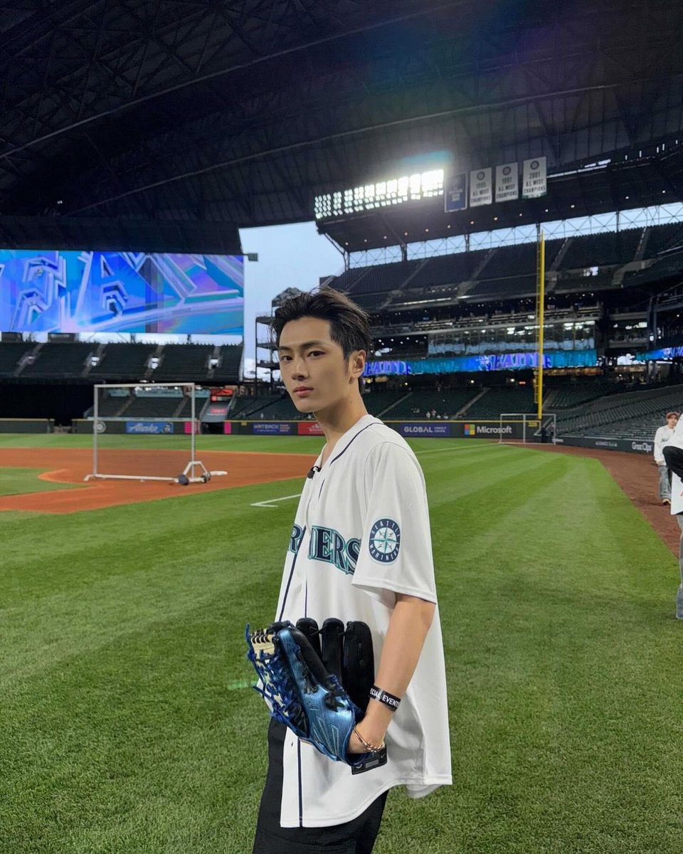 france🩵 tweet media