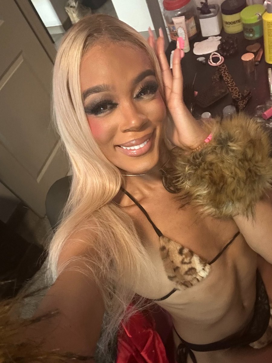 BRÍᢉ𐭩 tweet media