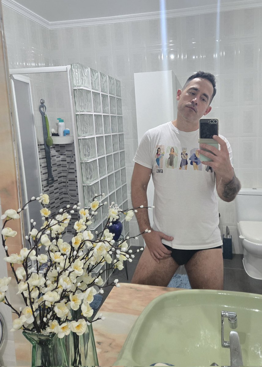 Alejandro tweet media