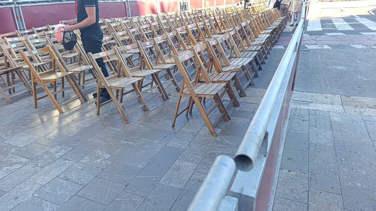 María José tweet media