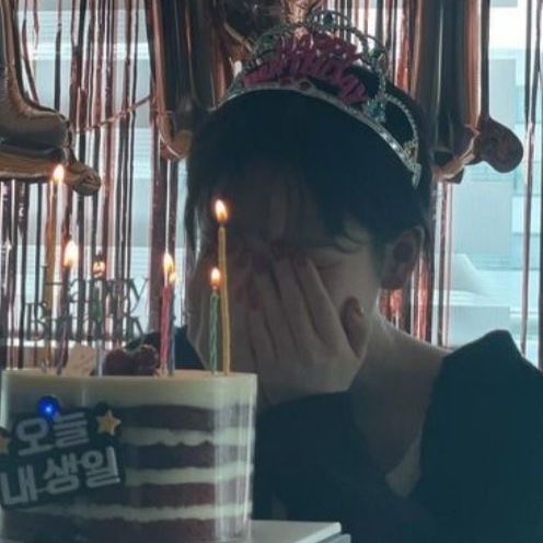 Love | late reply tweet media