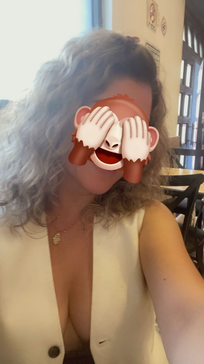 Claudia V tweet media