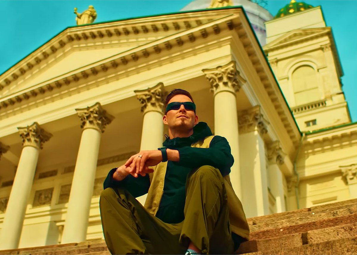 TranceInFrance's tweet image. Everyone knows “Sandstorm” by @Darudevil... but its story is absolutely wild 🤯 

From underground clubs to mainstream culture… here’s how “Sandstorm” became a global phenomenon 👇
tranceinfrance.com/darude-sandsto…

#trance #trancefamily #electronicmusic