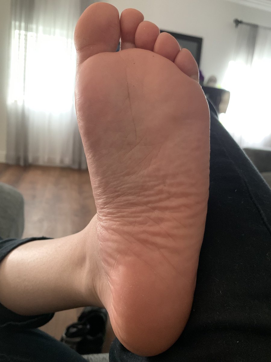 Pinkie Winkie tweet media