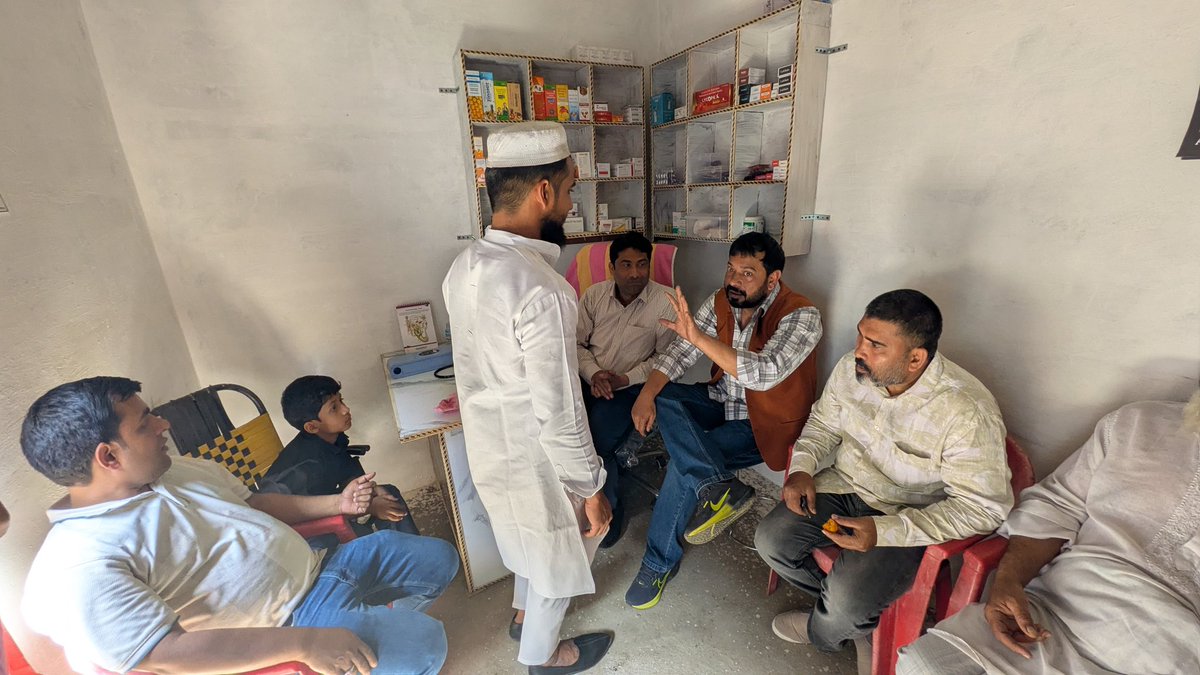 विधानसभा क्षेत्र बुढ़ाना के ग्राम कल्याणपुर में डॉ. वसीम चौधरी जी के नए क्लिनिक का फीता काटकर उद्घाटन करने का सौभाग्य प्राप्त हुआ।
इस अवसर पर क्षेत्र के सम्मानित नागरिकों एवं साथियों से भेंट हुई। आशा है कि इस क्लिनिक के माध्यम से ग्राम व आसपास के क्षेत्र के लोगों को बेहतर एवं