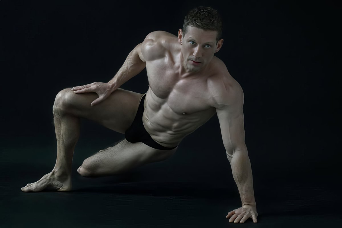 itsjerichos's tweet photo. 'Hollyoaks' star James Sutton photographed by Walter Zak https://t.co/74bQ5MpIis