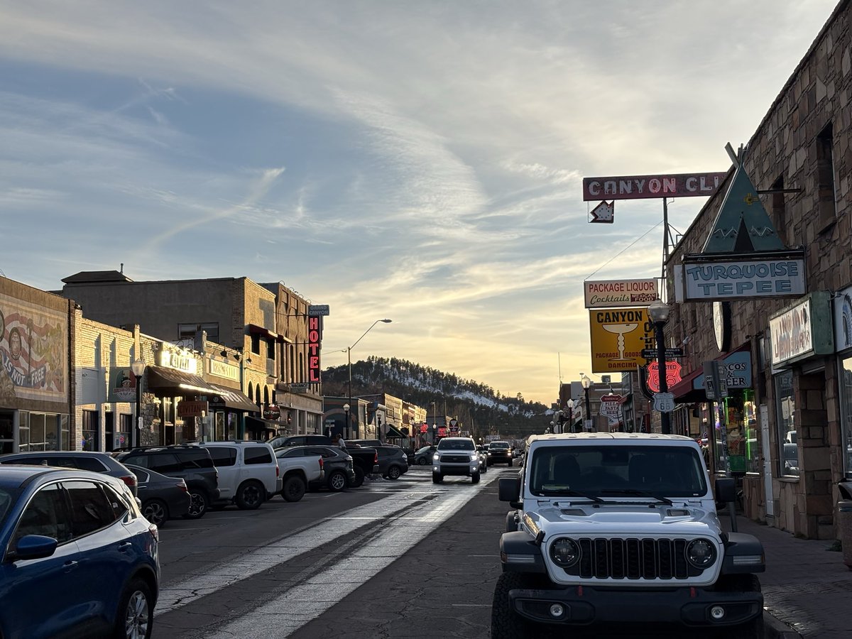 すざく tweet media