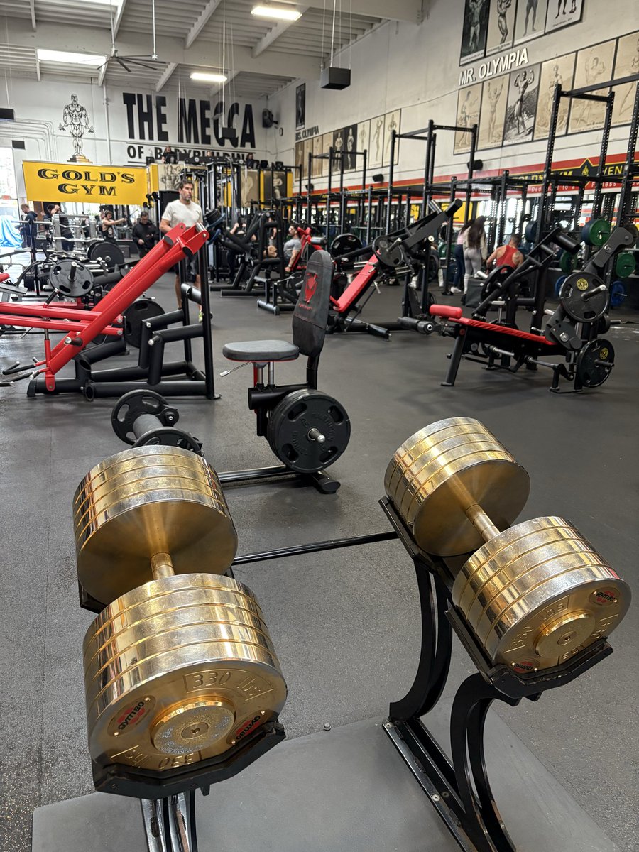 すざく tweet media