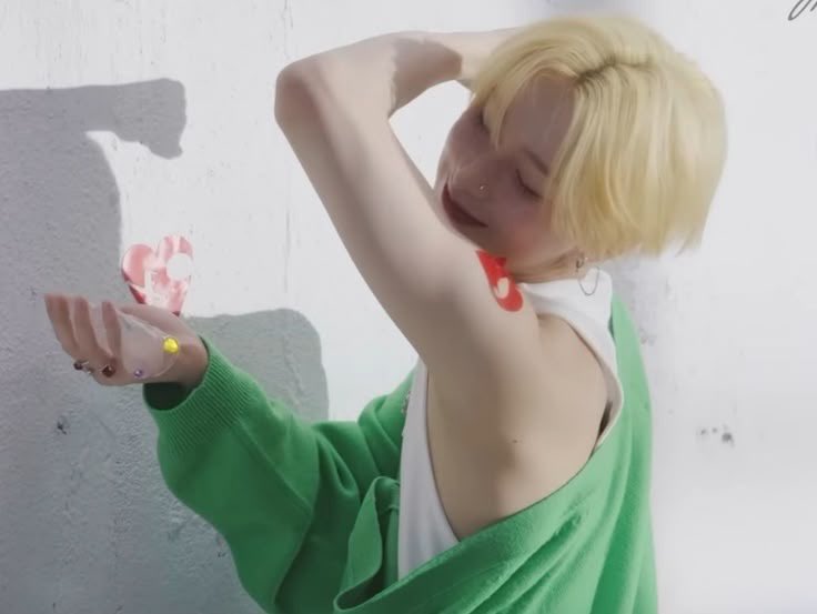 ΛƧ sunghoon Romanov. tweet media