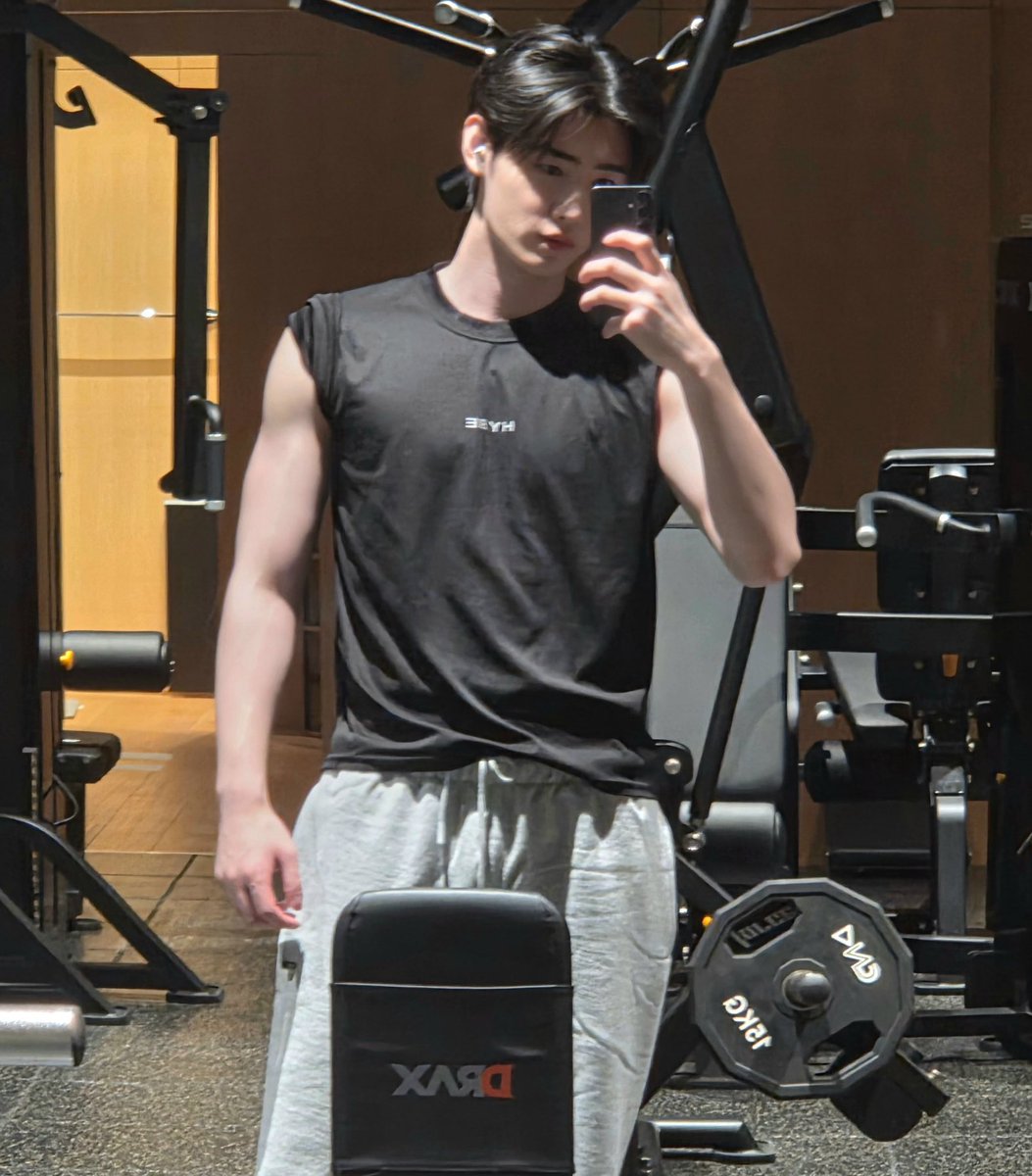 ΛƧ sunghoon Romanov. tweet media