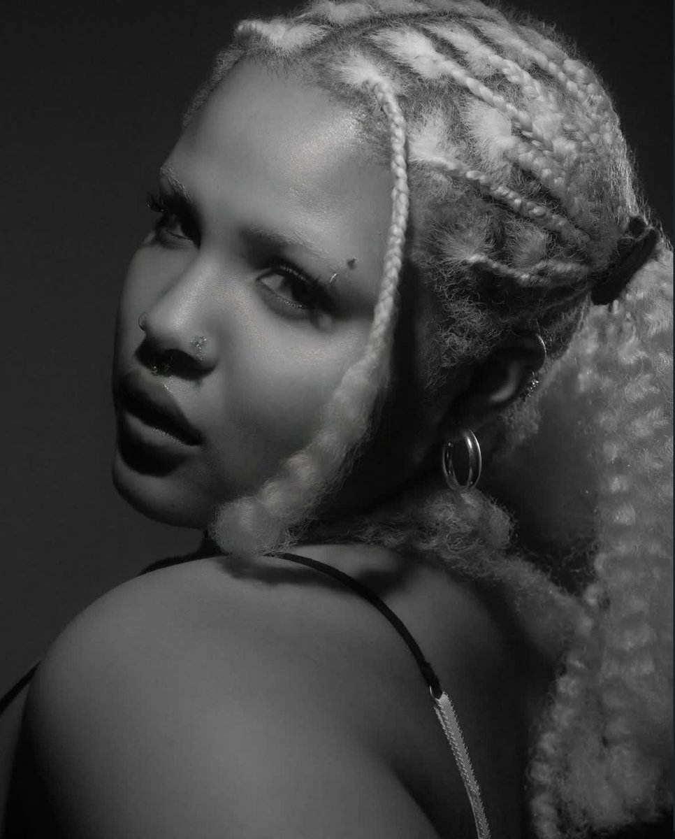 gsharpiee's tweet photo. first photoshoot collection came out🤭 https://t.co/nI5K41ae4e