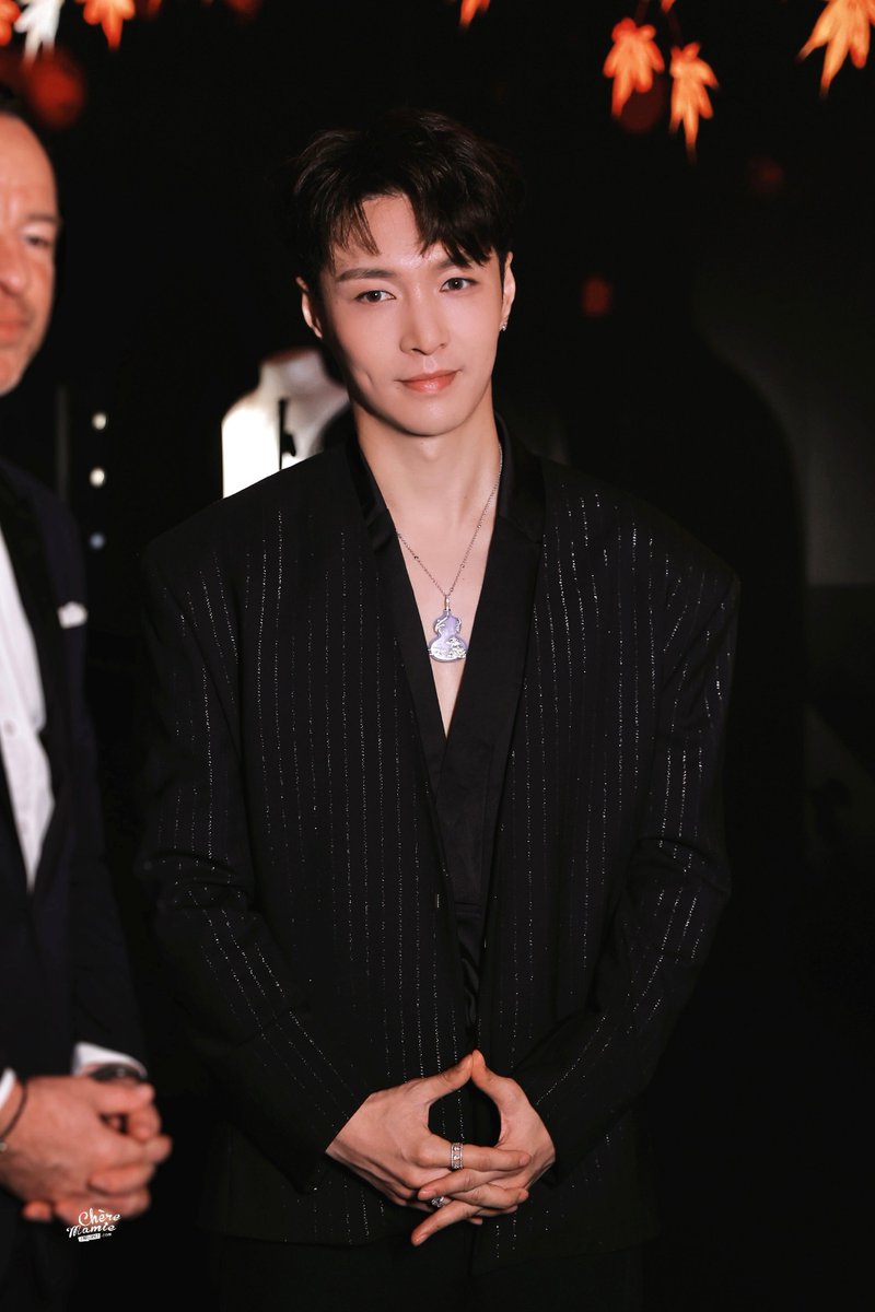 yixing archive ☆ tweet media