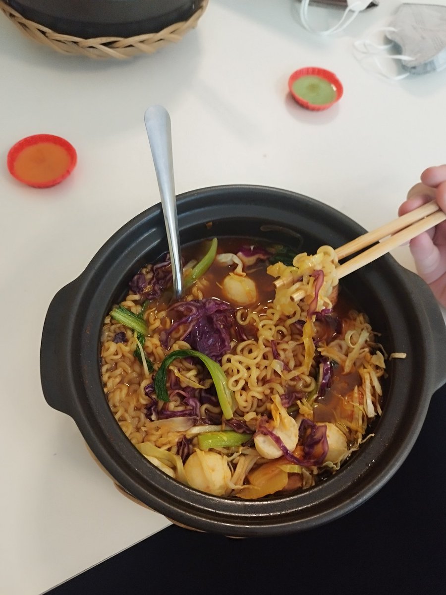 KuuhakuBee tweet media