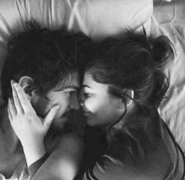 Antje19777's tweet image. Have dreams. Catch glances. Read eyes. Exchange kisses. Dance wearily. Laugh through tears. Listen to words. Cook pasta. Warm hands. Caress hair. Stroll clouds. Name stars. Soothe ears. Write lines. Stir beds. Switch off your mind. Fold worries. Lift mountains. And so often, my