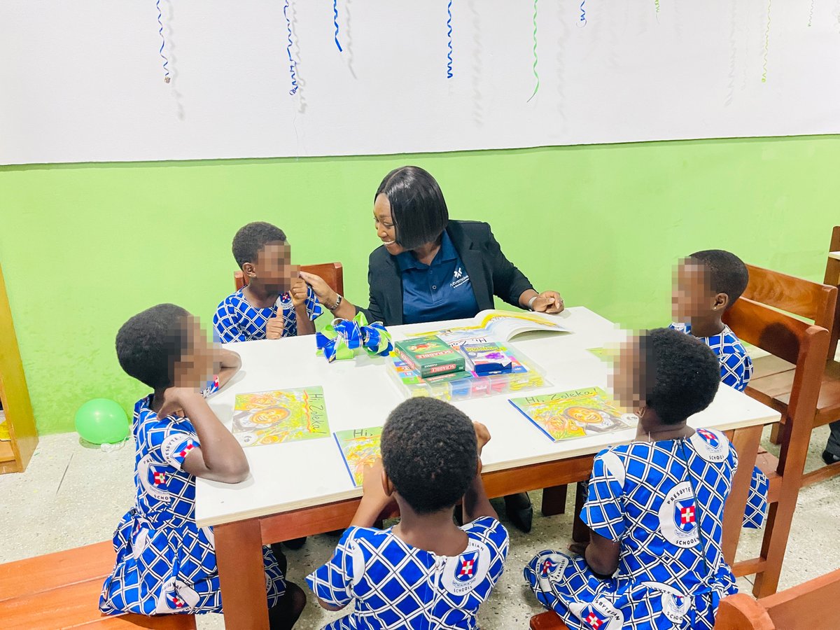 StanChartGH's tweet image. We just launched our Youth Literacy Project in Osu Presby Girls School by providing a refurbished reading space.  A major milestone on this journey as we continue to nurture a love for reading across our communities. #StandardChartered #Literacy #Ghana