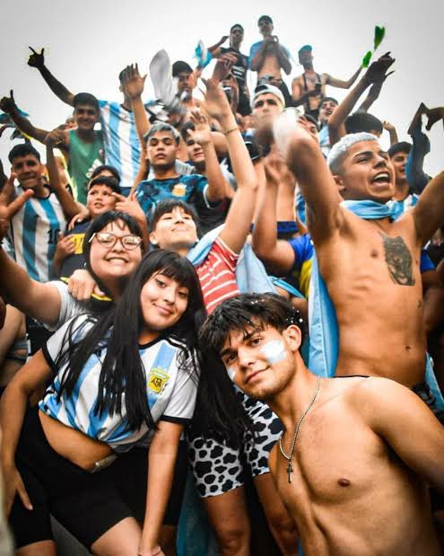 El Gato Negro tweet media