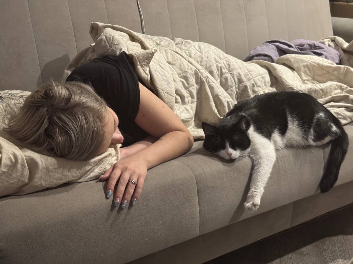 Mercurygin Cosplay tweet media