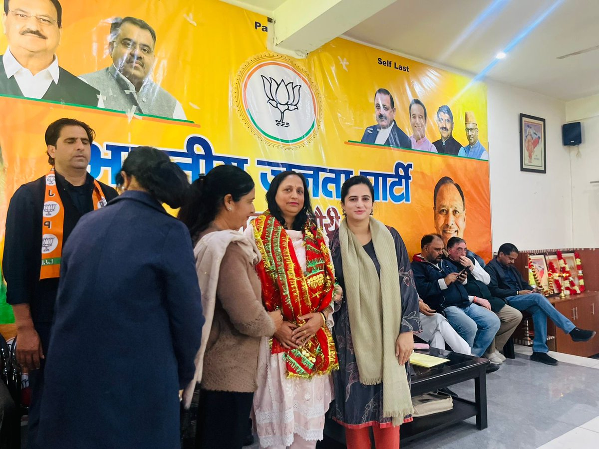 Samreen Khan tweet media