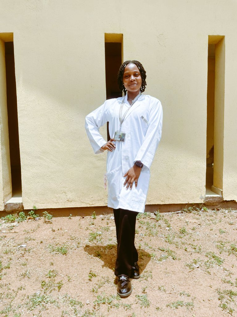 GOlamidey's tweet photo. @UilStudentUnion The rain semester came with showers of blessings, as I defended my Project proposal, first day of physical lectures.😁 https://t.co/U4qfdDb0X6