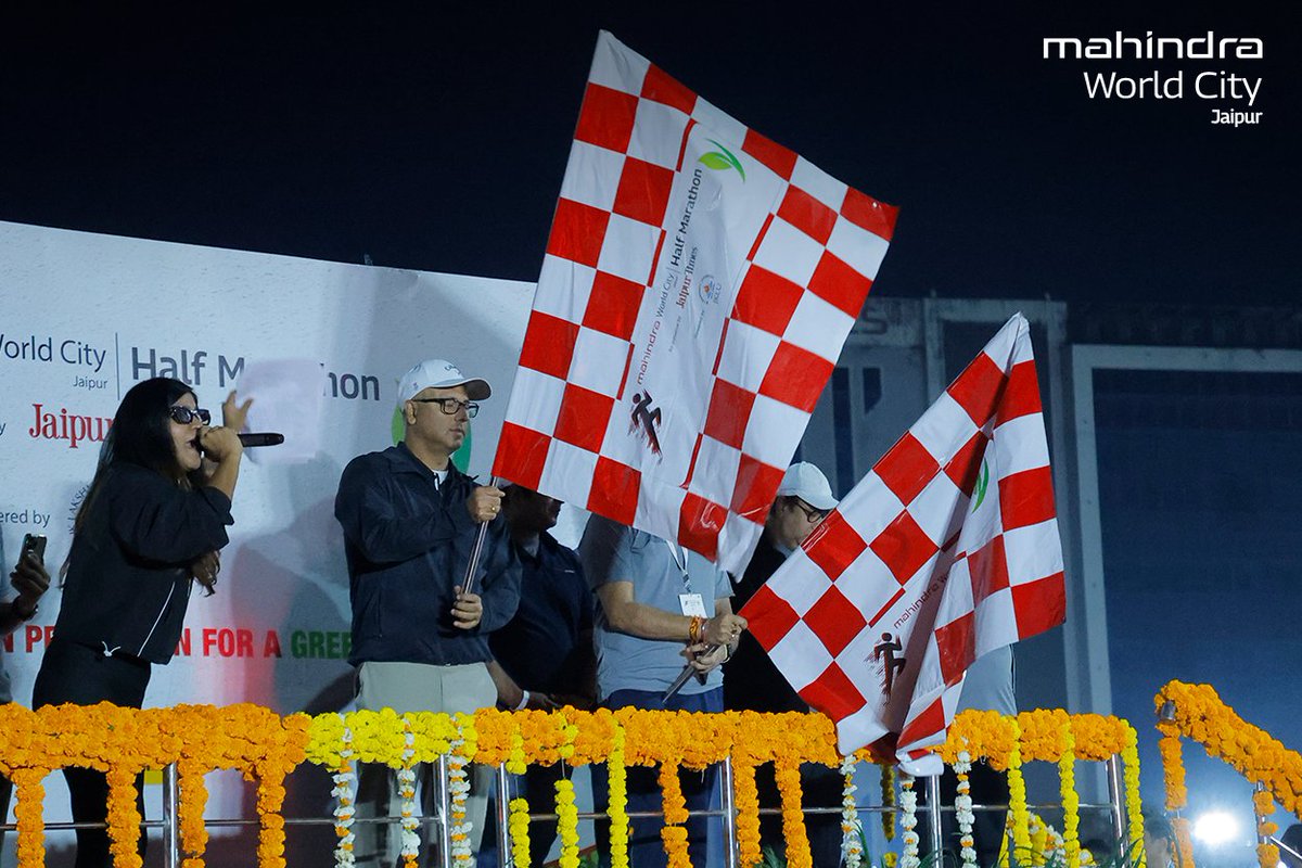 Mahindra World City tweet media