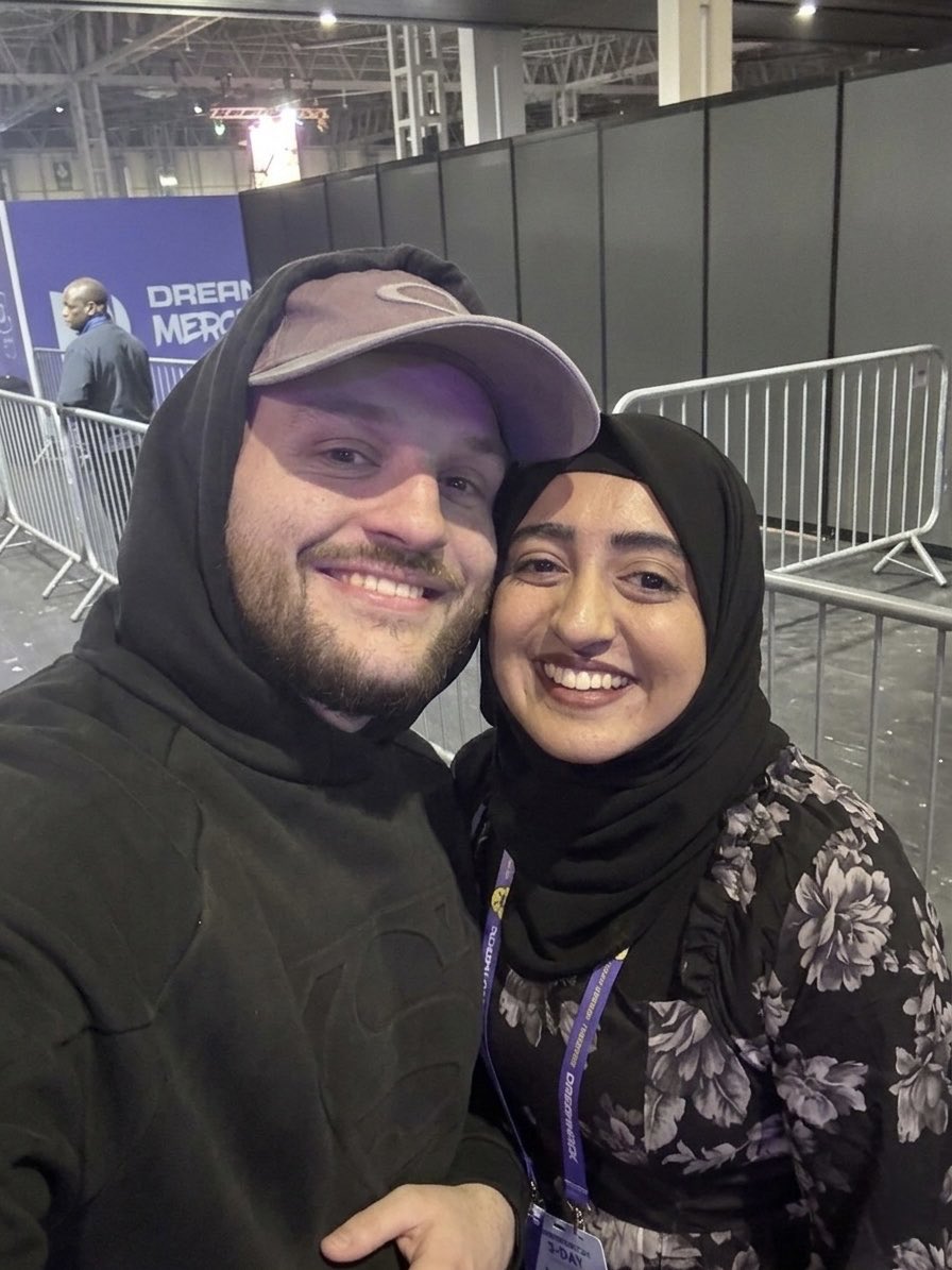 Anisa 🌸 tweet media