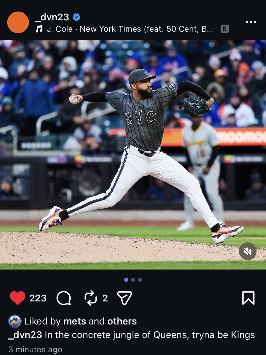 Mets Batflip tweet media