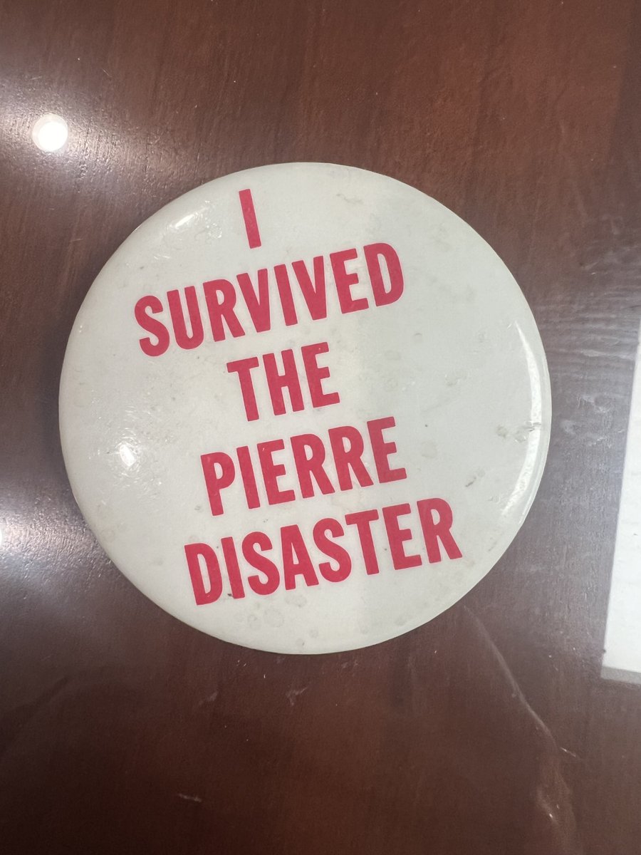 TheLaughinPlace tweet media