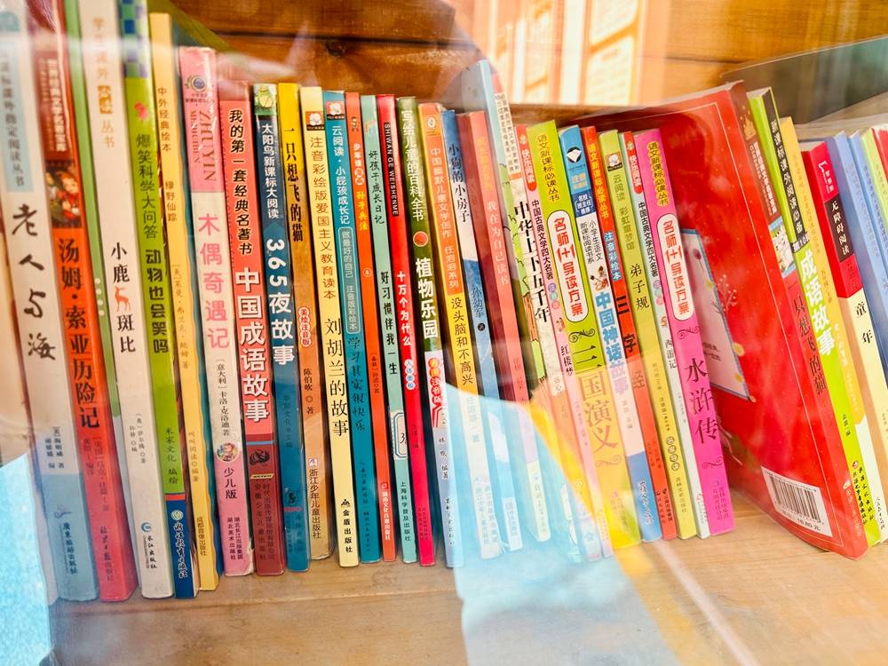 AtothNNA's tweet image. "Clear out clutter, keep what matters!  Sort old items—donate, repurpose, or cherish the rest. Small space = big peace of mind. #DeclutterYourSpace #OldItemsMagic"