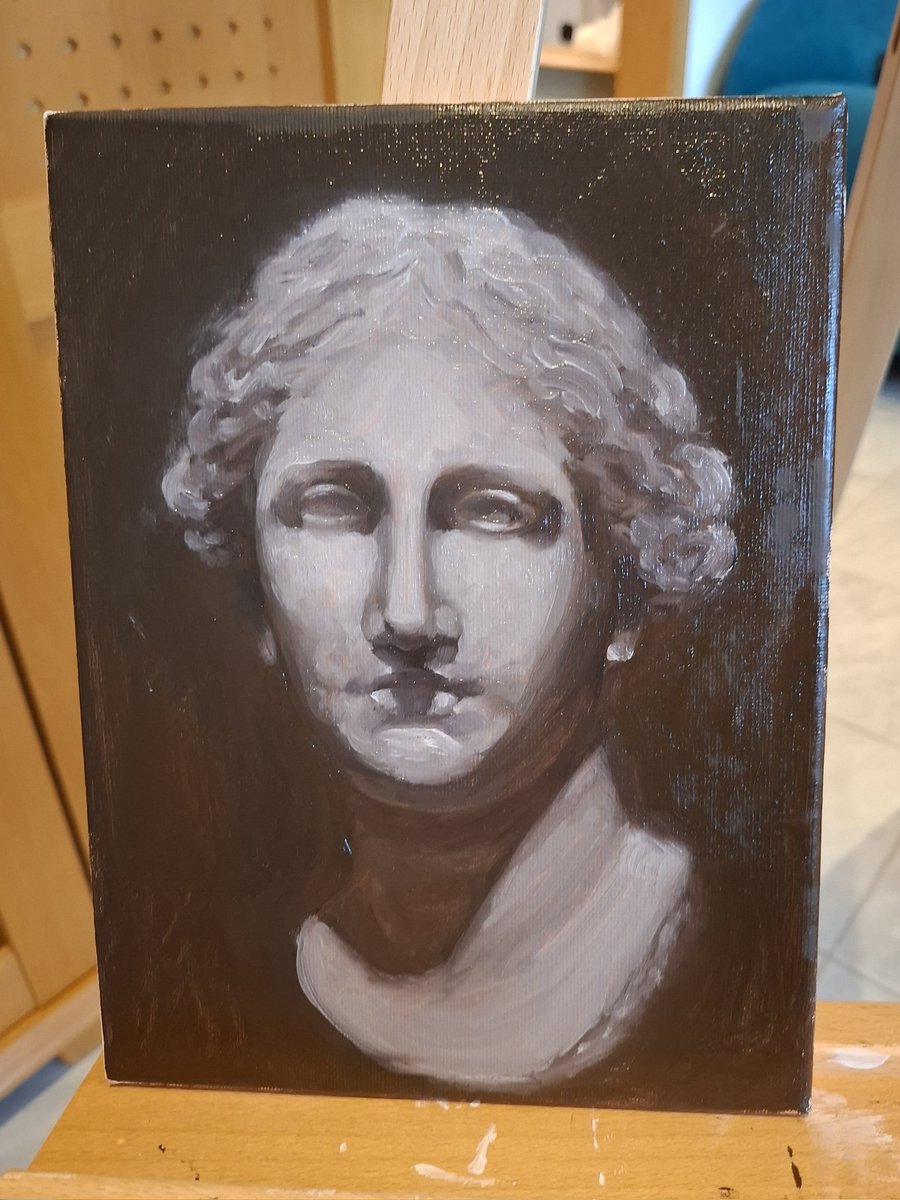 rithodoa's tweet image. My first attempt to draw with oil paint. Honestly liked it a lot but cleaning the brushes is a pain 😭
#artemis #oilpaint #art