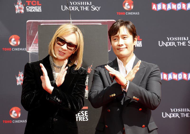 cattowriter's tweet photo. Sharing about the Japan Fan Meeting 🇯🇵
Lee Byung-hun talked about Yoshiki a LOT! As someone who has been a @YoshikiOfficial fan for over 15 years, hearing all of this just made my day 💖💖 💖 We are X!!! 

He even looked back at the time he had the honor of attending YOSHIKI's handprint ceremony in Hollywood. On that day, he actually went up and gave a congratulatory speech himself! You can find it on the link it's one of my absolute favorite clips of him speaking English. 
https://t.co/yUsQ3zRD2f

He also shared his experience attending YOSHIKI's Dinner Show. Yoshiki invited him, and since his schedule happened to be free, he decided to go. He said that Dinner Shows aren't really a thing in Korea, so he took it as a chance to observe and just soak in the atmosphere. Once he was there, he absolutely loved it because the vibe was so warm and intimate, almost like family getting to enjoy a meal while watching the show.

And then, he totally asked the fans in the hall by asking, "What about you guys? Would you want me to host this kind of event too?"

One lucky fan even got to speak to him through the mic and told him to just go ahead and do it for 5 days straight across Osaka and Tokyo! 😂😂😂

#Leebyunghun #LBH #อีบยองฮอน #Yoshiki #WeAreX