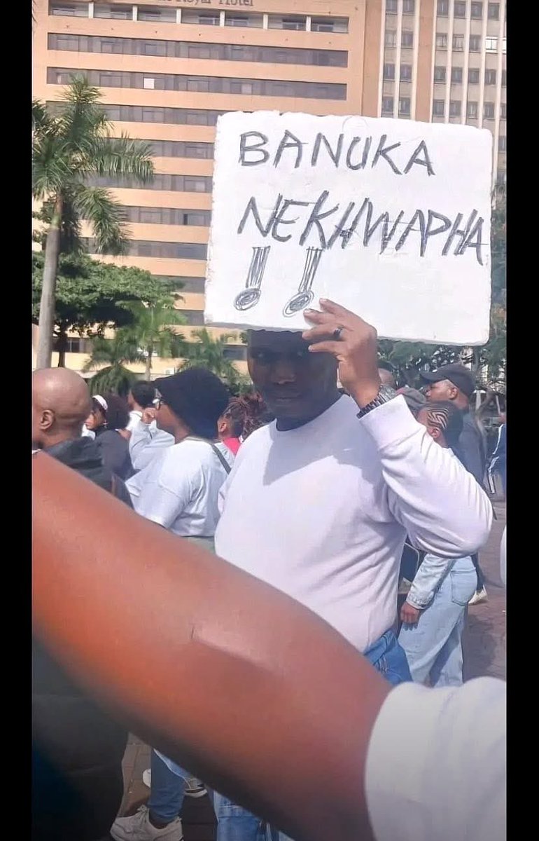 Ta Phaks tweet media