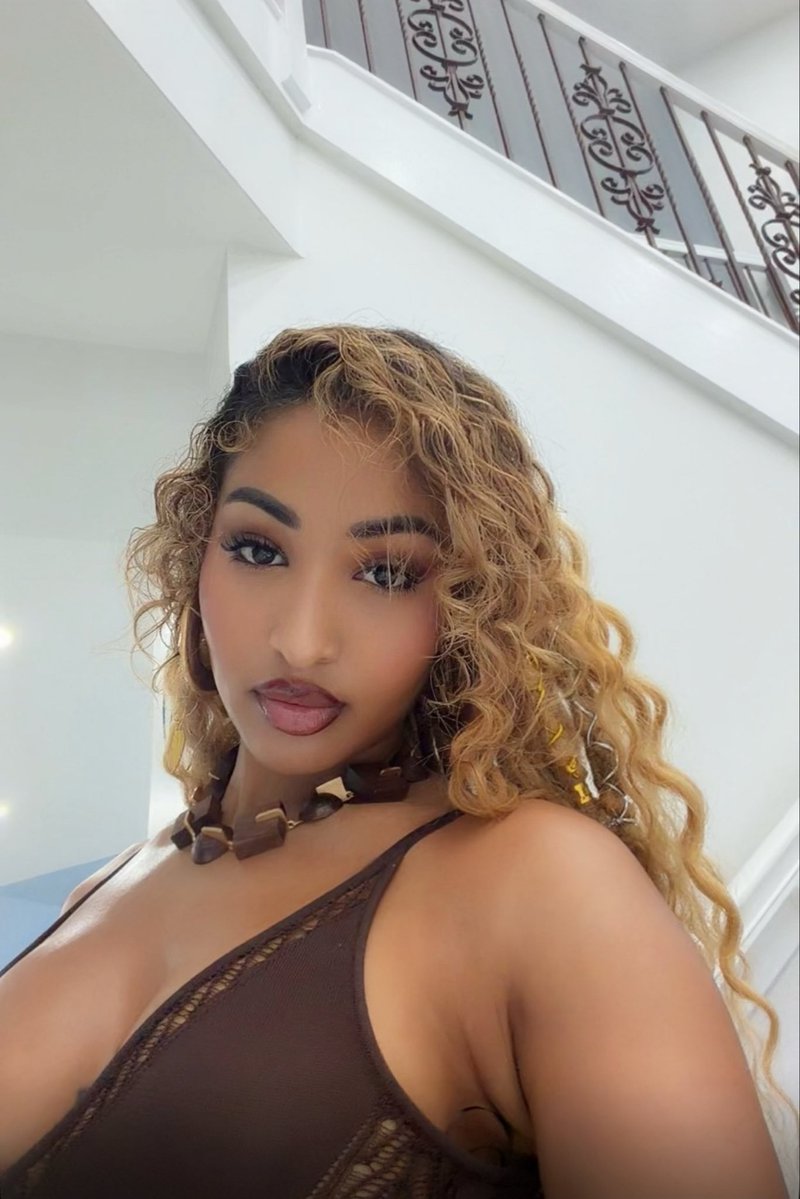 𝒮 ♕ tweet media