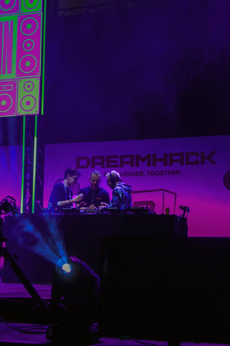 Alex Vega tweet media