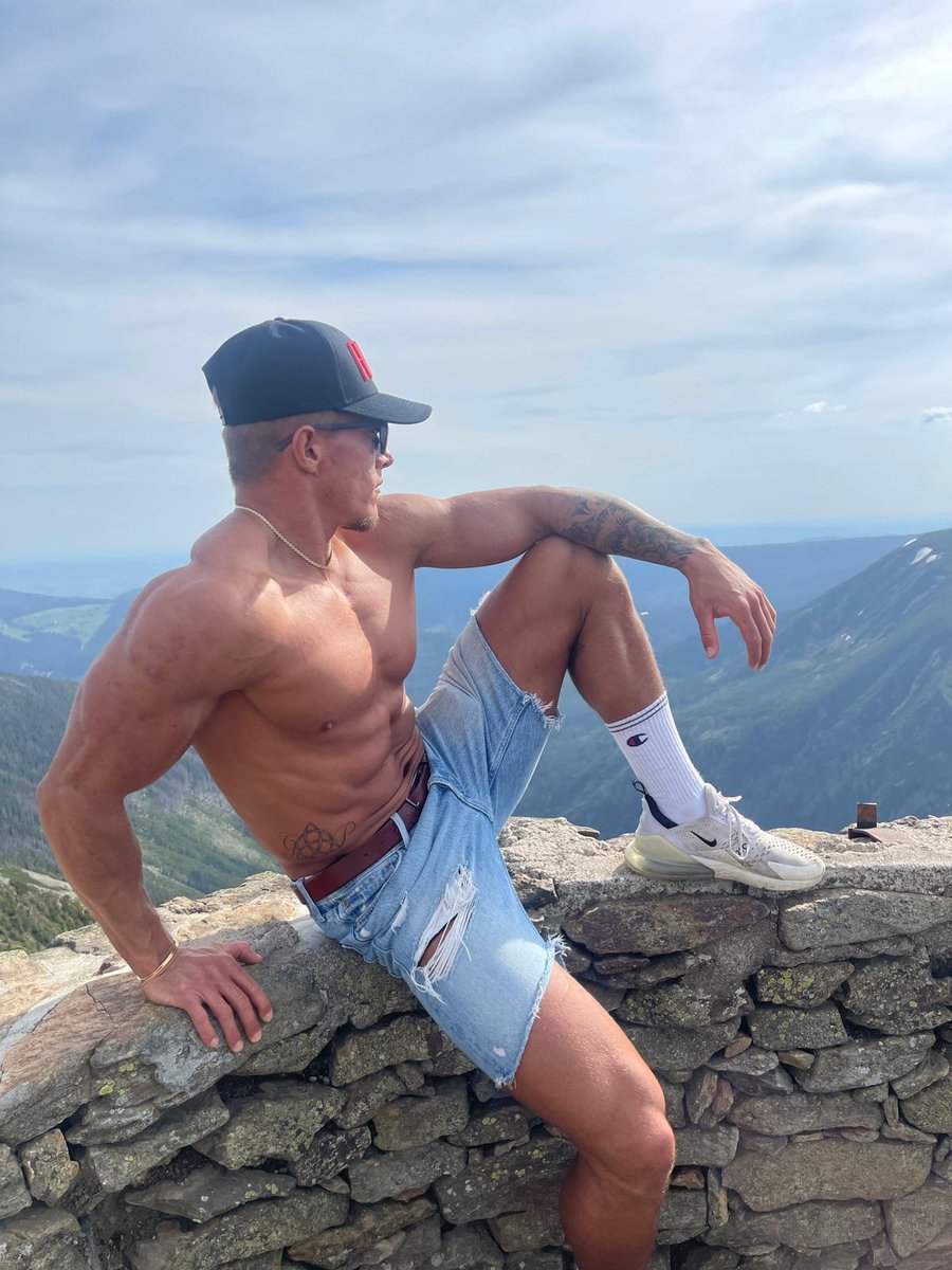 zahry fitness model tweet media