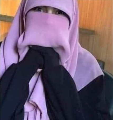 baraa_JFT20's tweet photo. تقوى عبد الناصر
طالبة بكلية تربية، 27 عام
تم اعتقالها في 2019 من داخل محطة مترو حلوان، قبل أن تختفي قسريًا لمدة 17يوم
ورغم إنه صدور قرار بإخلاء سبيلها بعد أكتر من عامين، لم يُنفَّذ القرار، وتم تدويرها على قضية جديدة ولا تزال رهن الحبس الاحتياطي!
7سنين من عمرها ضايعين ظلم يا عالم! https://t.co/fya1jUZPUH