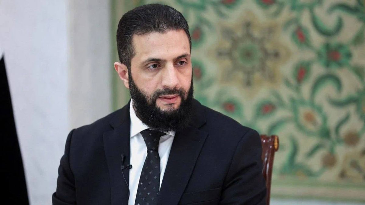 🗣 Amerikanın Suriye Cumhurbaşkanı Ahmed Şara:

“Körfez ülkelerine yönelik saldırılar kesinlikle kınanmalıdır.

Körfez ülkeleri bu çatışmaya kendiliğinden girmedi, aksine İran’ın saldırılarına maruz kaldılar.

Suriye, Körfez ülkeleriyle tam bir dayanışma içindedir.”