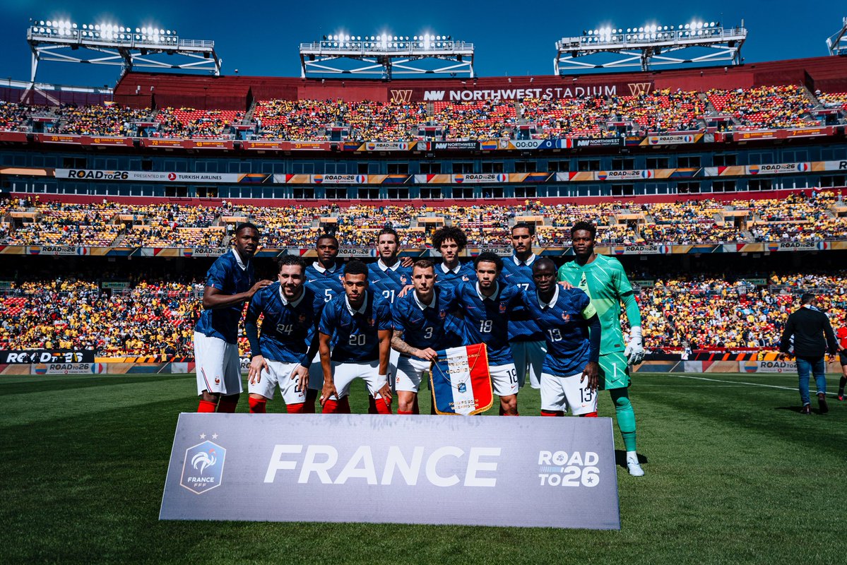 Rayan Cherki tweet media