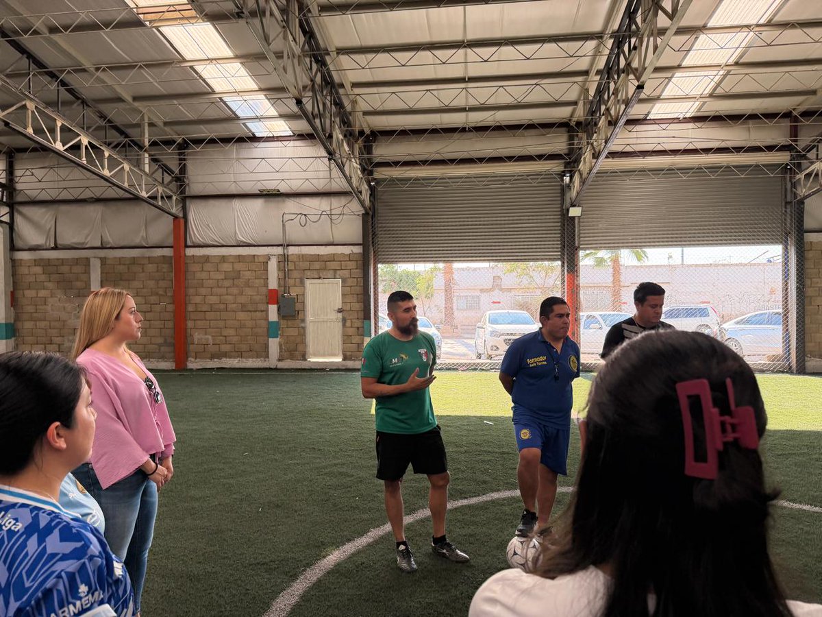 IMMTorreon's tweet photo. 💜 El Instituto Municipal de la Mujer de Torreón acudió a la cordial invitación al tryout de Las Guerreras de la Laguna. ⚽✨

#TorreónSiemprePuedeMás👊🏼
#IMM https://t.co/MVgitpavXb
