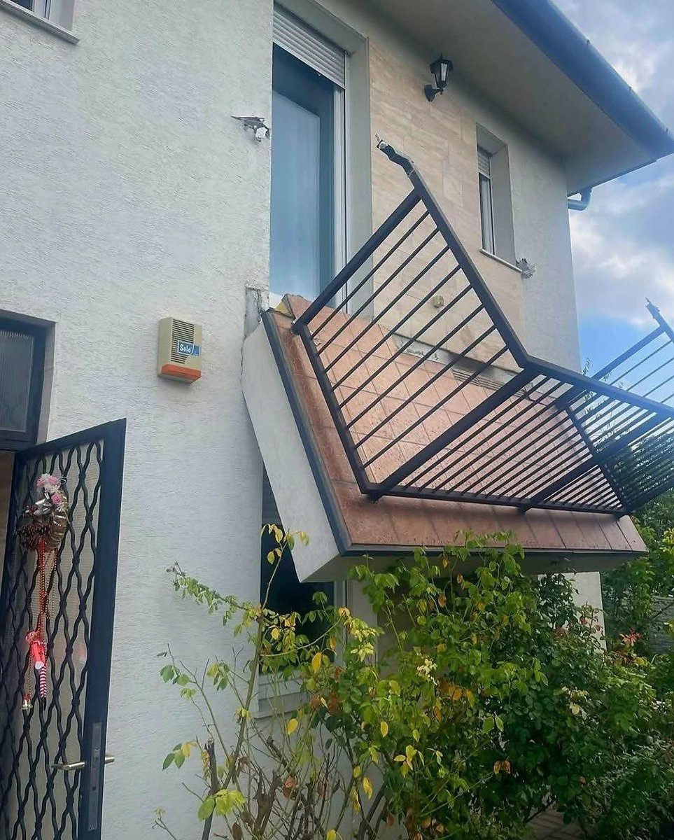 fvrtsh ★ tweet media