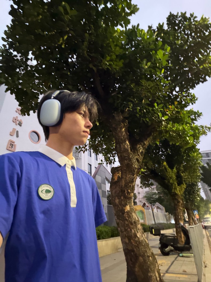 在逃男高（11.0） tweet media