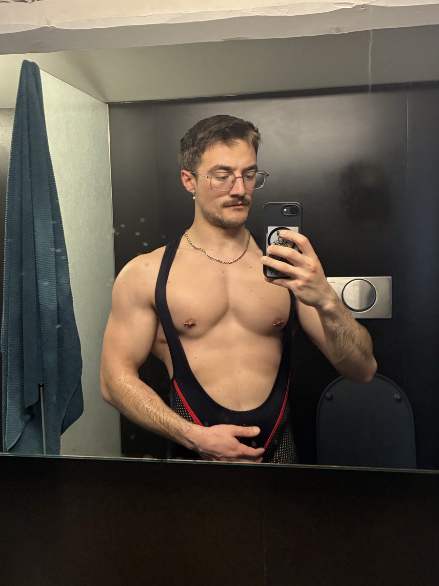 ToxChic✨ tweet media