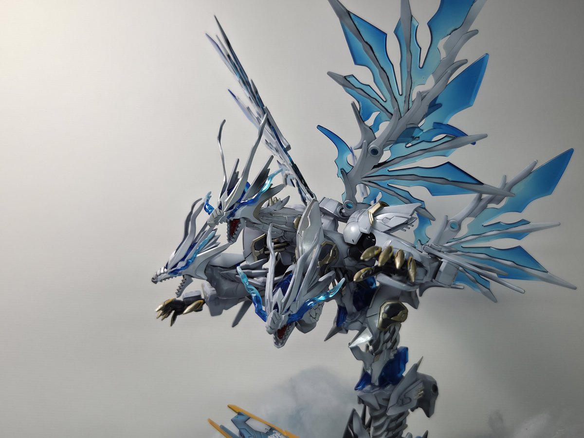 GVIvE8ZMk991269's tweet photo. 製作者:Alter Ego
作品名:ASW-G-26 ガンダム・武嶺(ブネ)～阿頼耶識RISING～

阿頼耶識システムのリミッターに達する事で現れる、3頭龍を従えた26番目のガンダムフレームのIF機体として製作しました。
よろしくお願いします。
#エディオンガンプラコンテスト https://t.co/uvwuIBFmpT