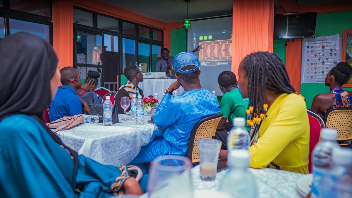 tcbndere's tweet photo. 📸 Les plus beaux moments du #TechiesConnect Brunch en quelques clichés.
Un grand merci à tous ! 🔥
#Ngaoundéré #Tech https://t.co/8StLUvbZGq